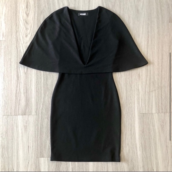 V Neck Crepe Cape Dress - Picture 3 of 7